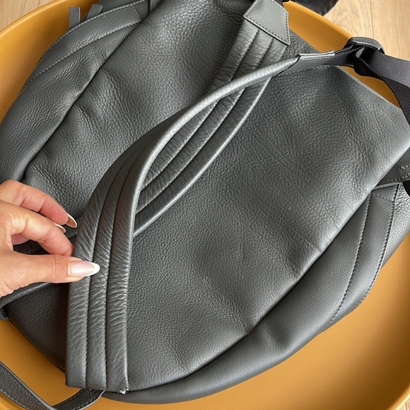 Balenciaga backpack. Great condition a little scratch on one handle-see pictures - Picture 7 of 14